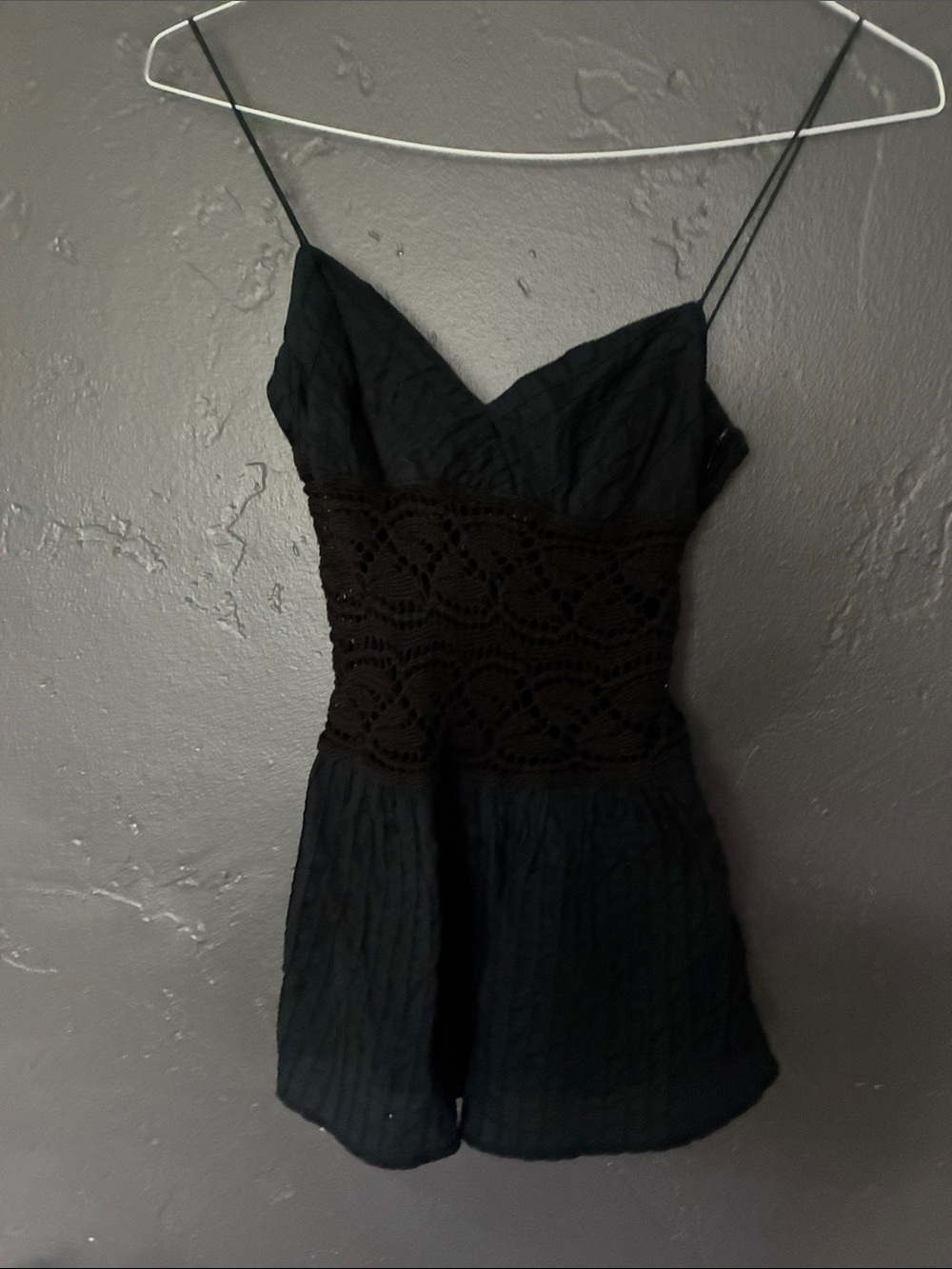 Anne Fontaine black top with side zipper and lace pattern